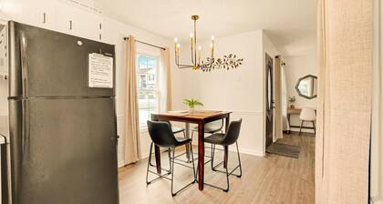 Modern King Bed Haven: Perfect for Short and Long-Term Stay