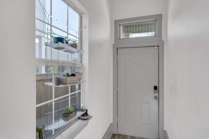 Interior - Heart of Mid-City Haven: 5BR, 3BA Luxury Home. Balcony, Parking, Walk to Superdome - Your NOLA Oasis (New Orleans)
