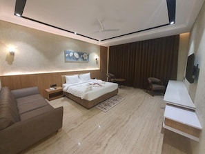 Executive Double Room | 1 bedroom, bed sheets