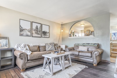 One level home-4 min downtown-Hot Tub-byt nestago