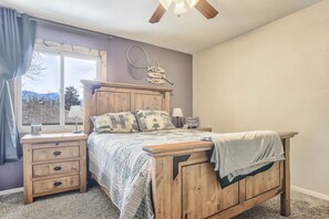3 bedrooms, iron/ironing board, WiFi, bed sheets