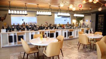 Daily buffet breakfast for a fee