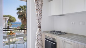 Unclassified image, 2 of 8, button - Italianway - Cristoforo Colombo 12 INT 5 (San Bartolomeo al Mare)