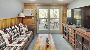 House (3 Bedrooms) | Property amenity