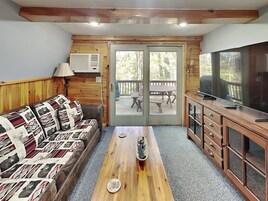 House (3 Bedrooms) | Property amenity
