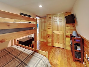 House (3 Bedrooms) | Property amenity