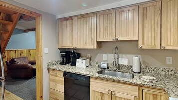 House (3 Bedrooms) | Property amenity