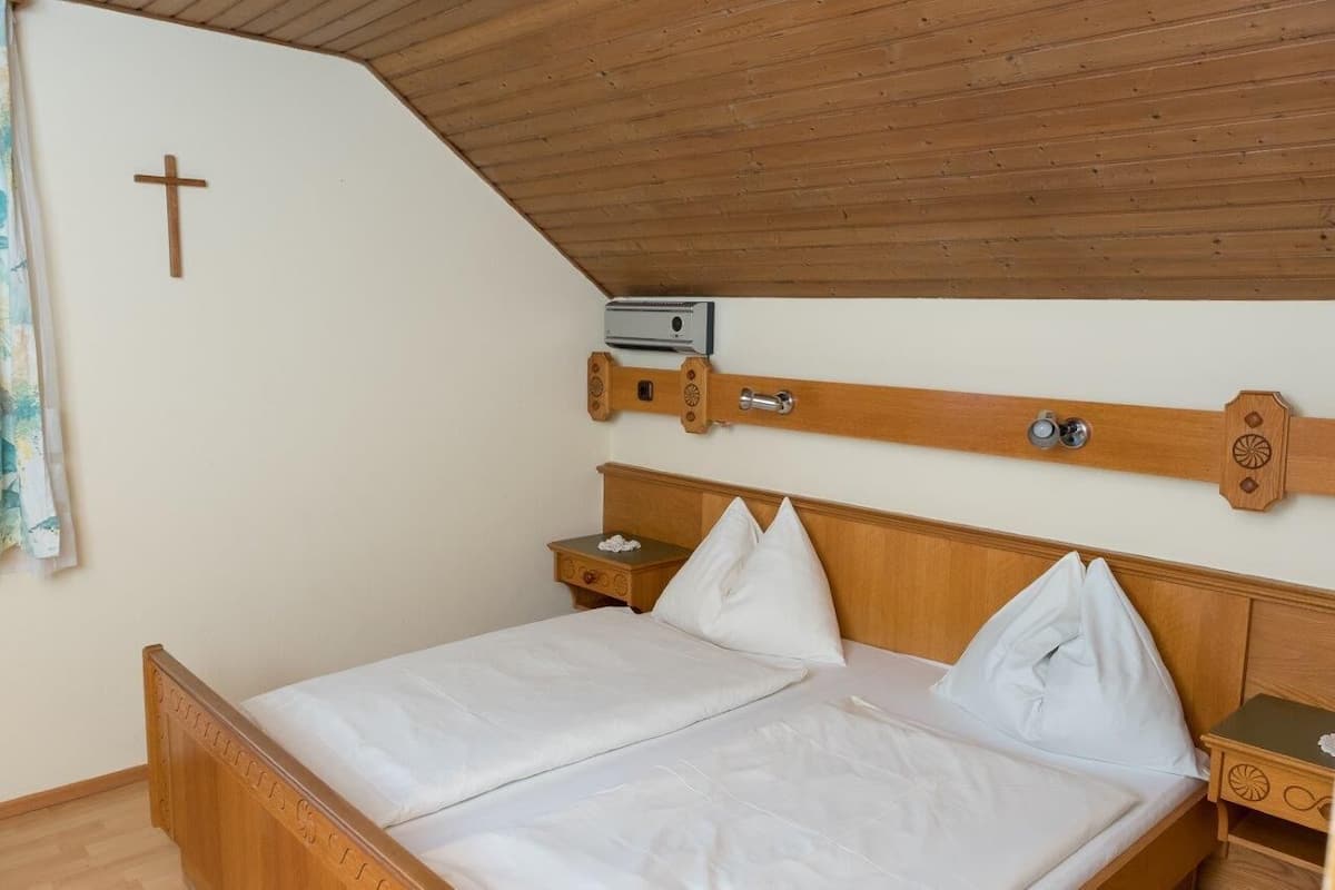 Economy appartement, 2 slaapkamers | 2 slaapkamers, een laptopwerkplek, gratis wifi, beddengoed
