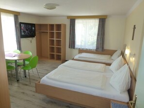 Basic Apartment, 2 Bedrooms, Non Smoking, Garden View | Laptop workspace, free WiFi, bed sheets
