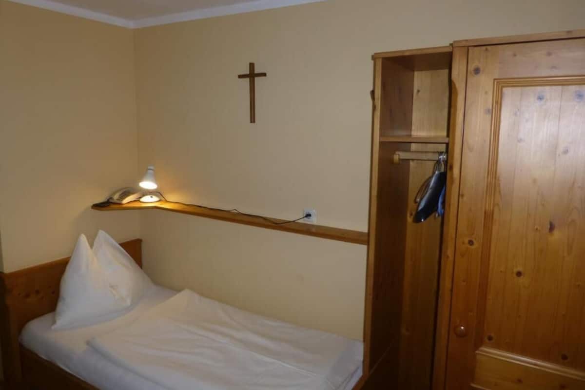 Standaard eenpersoonskamer, 1 eenpersoonsbed | 2 slaapkamers, een laptopwerkplek, gratis wifi, beddengoed
