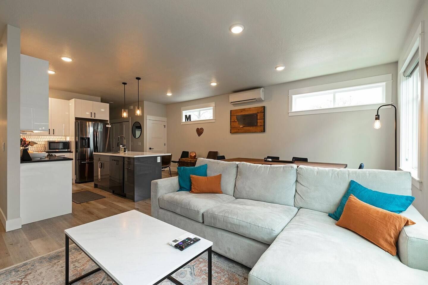 智能電視、 辦公室、電腦螢幕