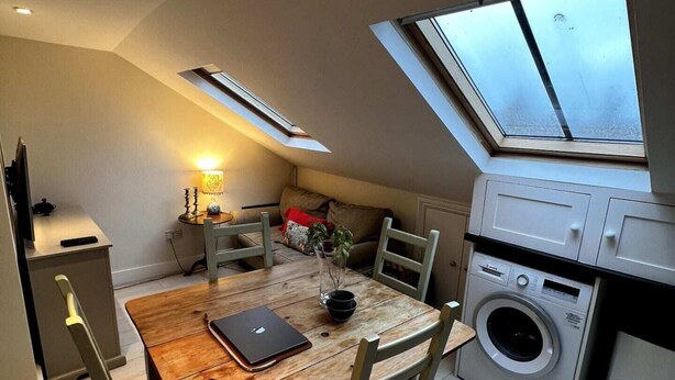 Basic Apartment, 1 Double Bed | Private kitchen | Fridge, oven, stovetop, toaster