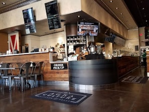 Restaurant - New-20p off-Uptown Love MPLS next to Fun (Minneapolis)
