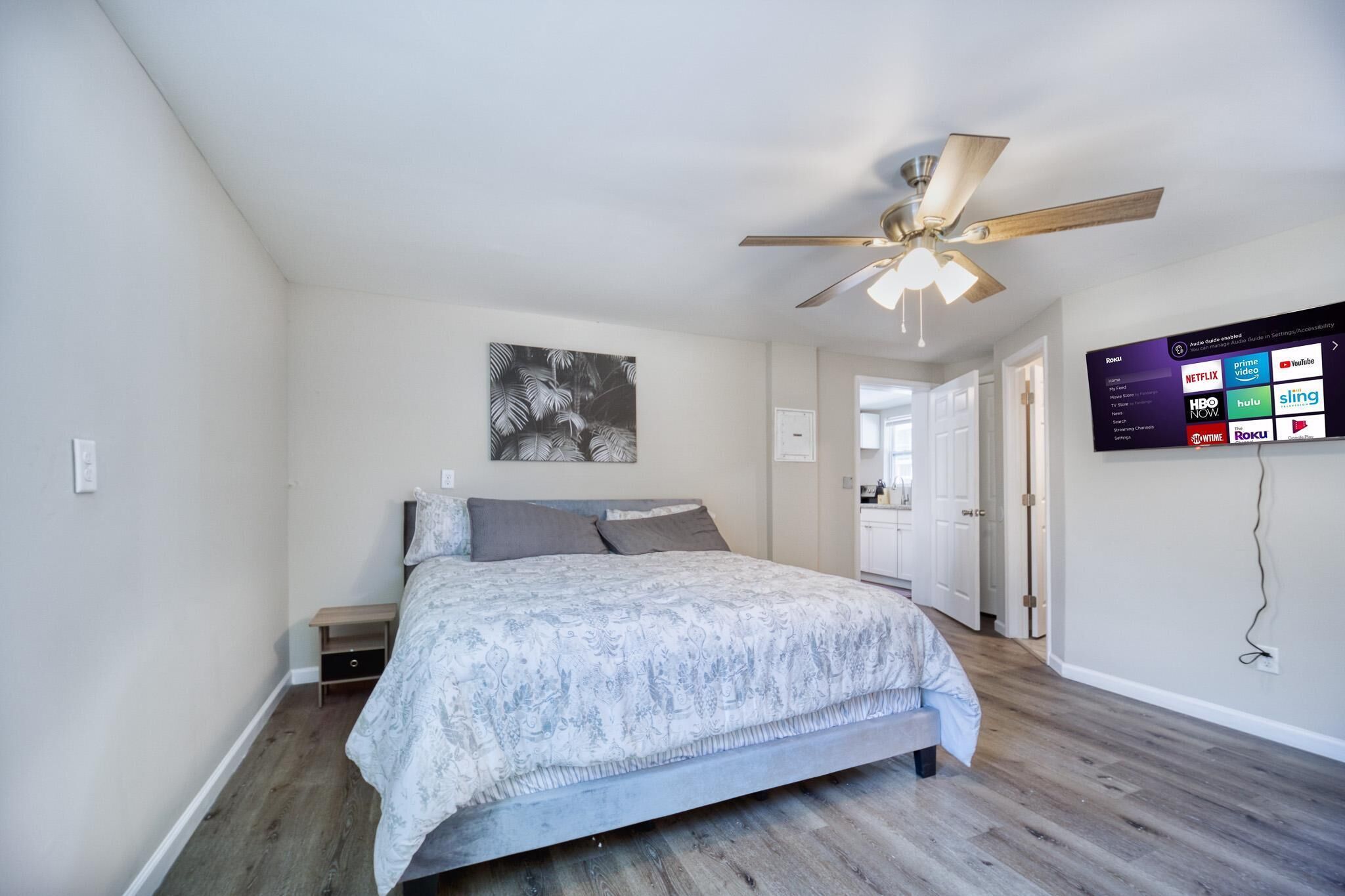 ~[B] Doughnut Den_Sleeps 2_Krispy Kreme~