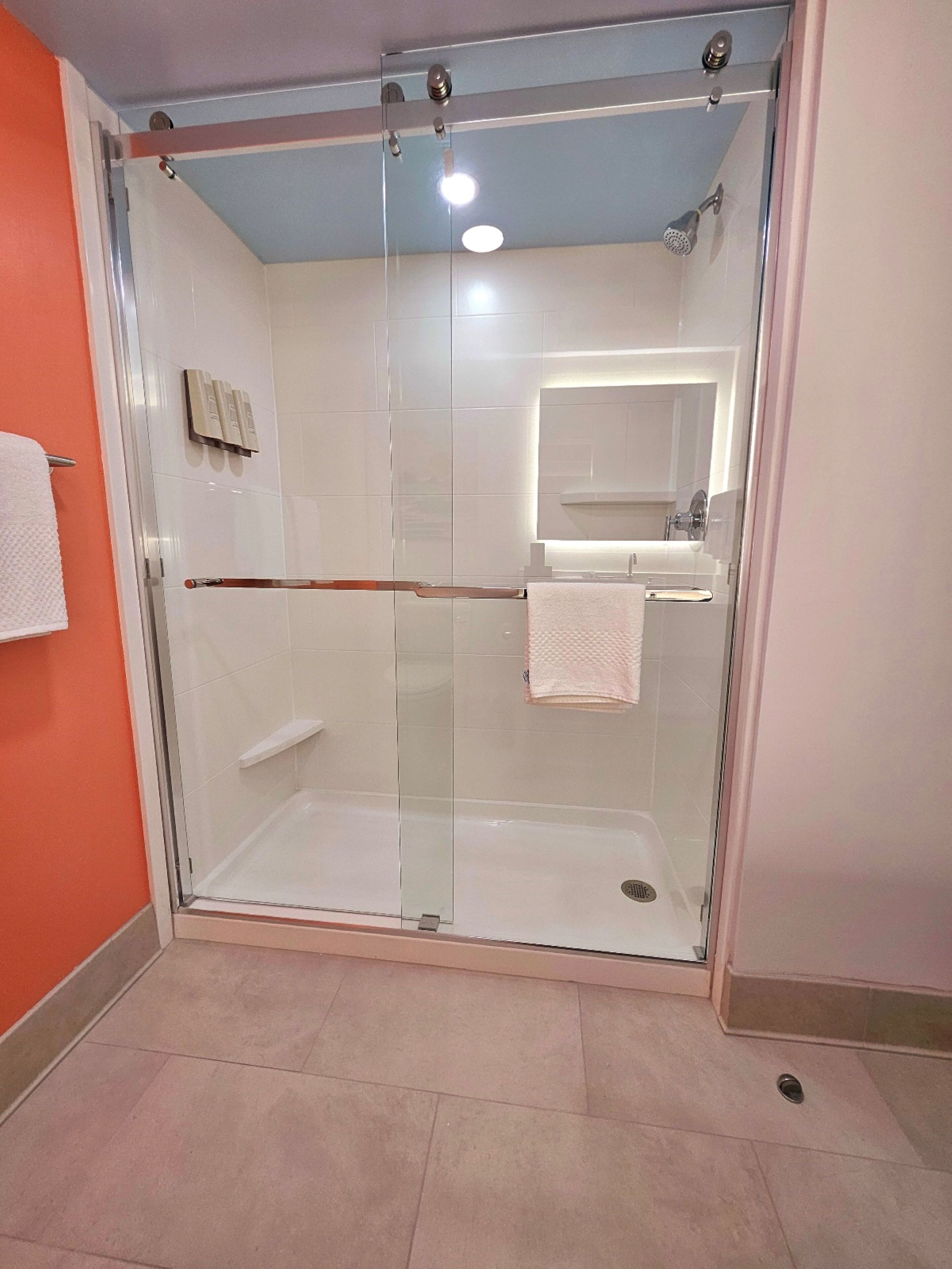 2 queen kitchenette oceanfront w/balcony | bathroom | shower, free toiletries, hair dryer, towels