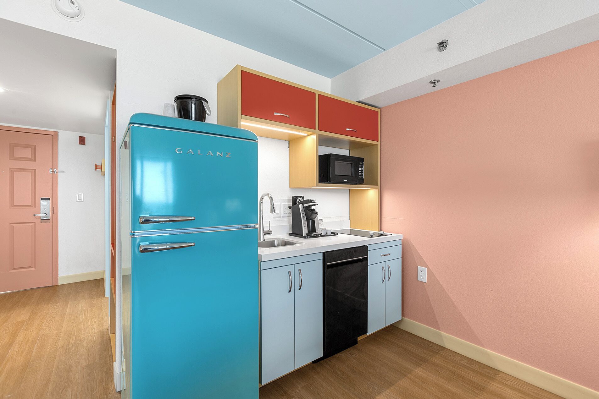 2 queen kitchenette oceanfront w/balcony | private kitchen | fridge, microwave, coffee/tea maker