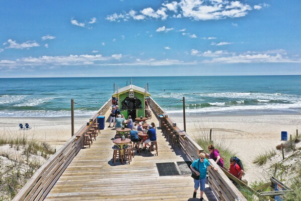 Beach views, serves lunch and dinner