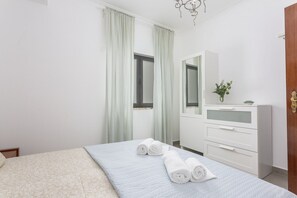 1 bedroom, iron/ironing board, free WiFi, bed sheets - Miral 3 - Sea front by HD PROPERTIES (Quarteira)
