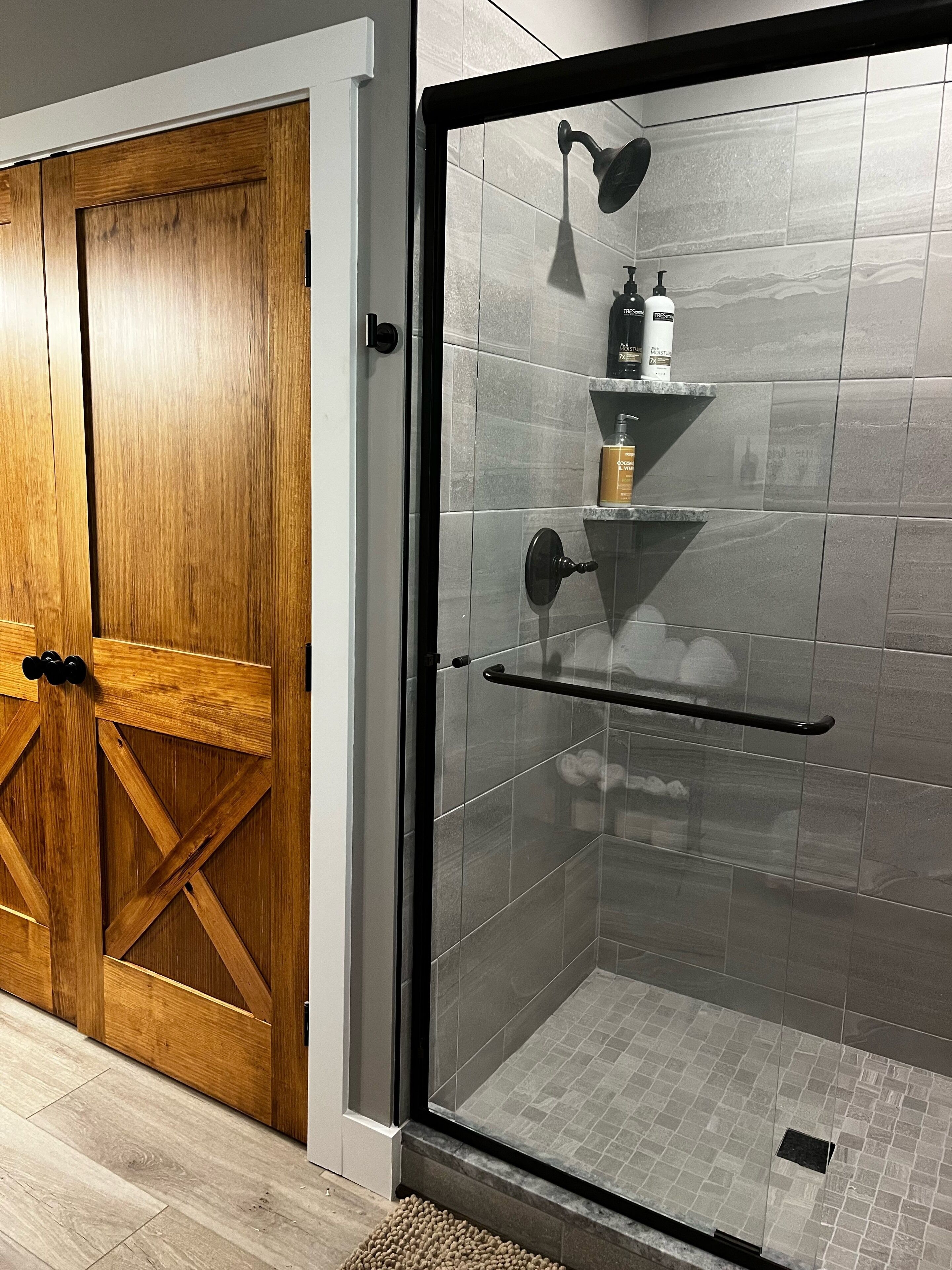 Four Seasons Farmhouse Retreat on Lake Hartwell