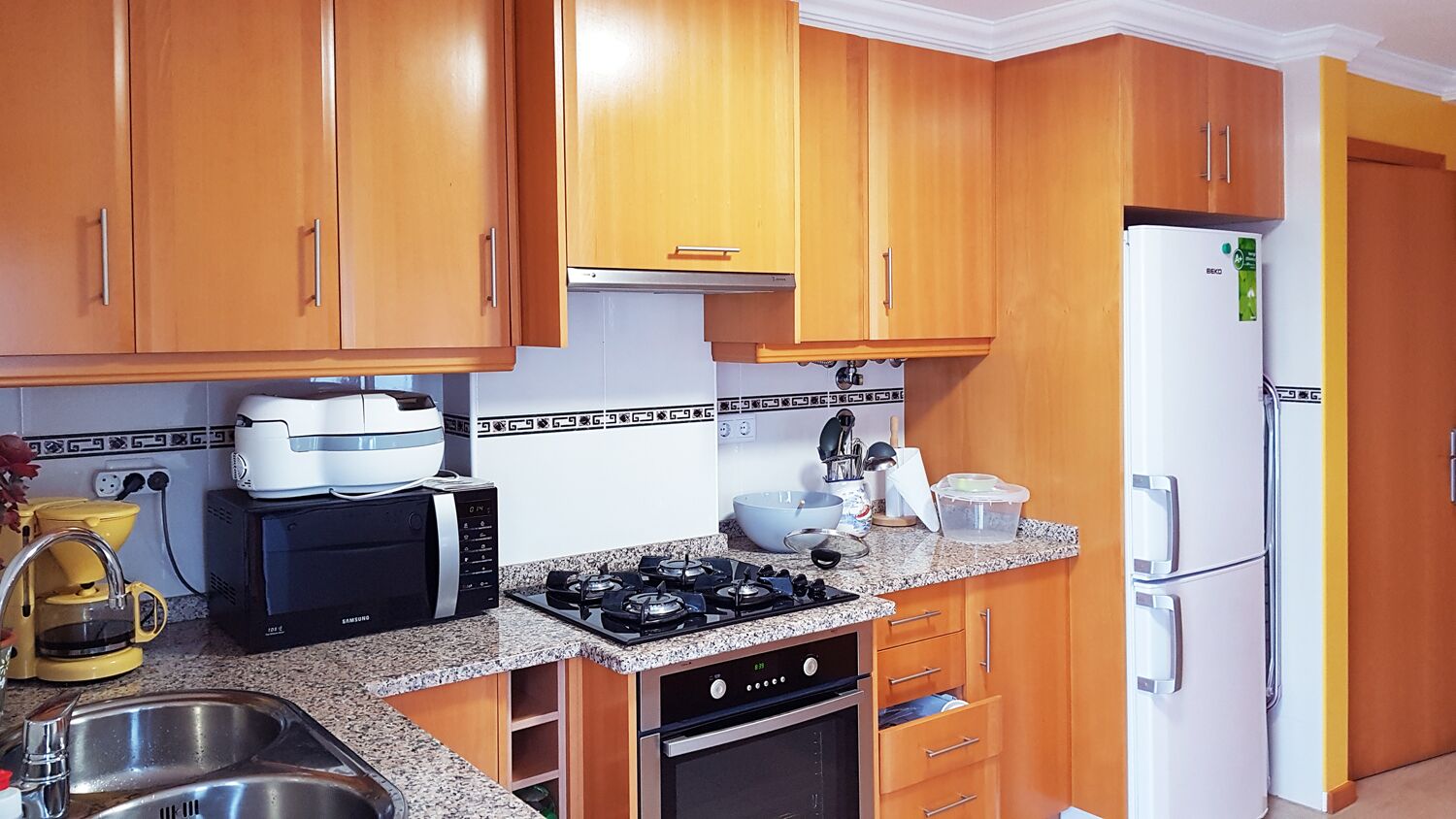Apartment facing the sea, feet in the water.