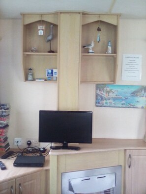 House, Multiple Beds | 3 bedrooms, free WiFi, bed sheets