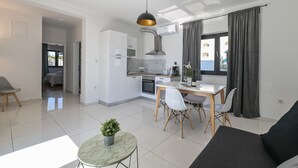Dining - Villa Vistamar with private heated pool for 16 (Novalja)
