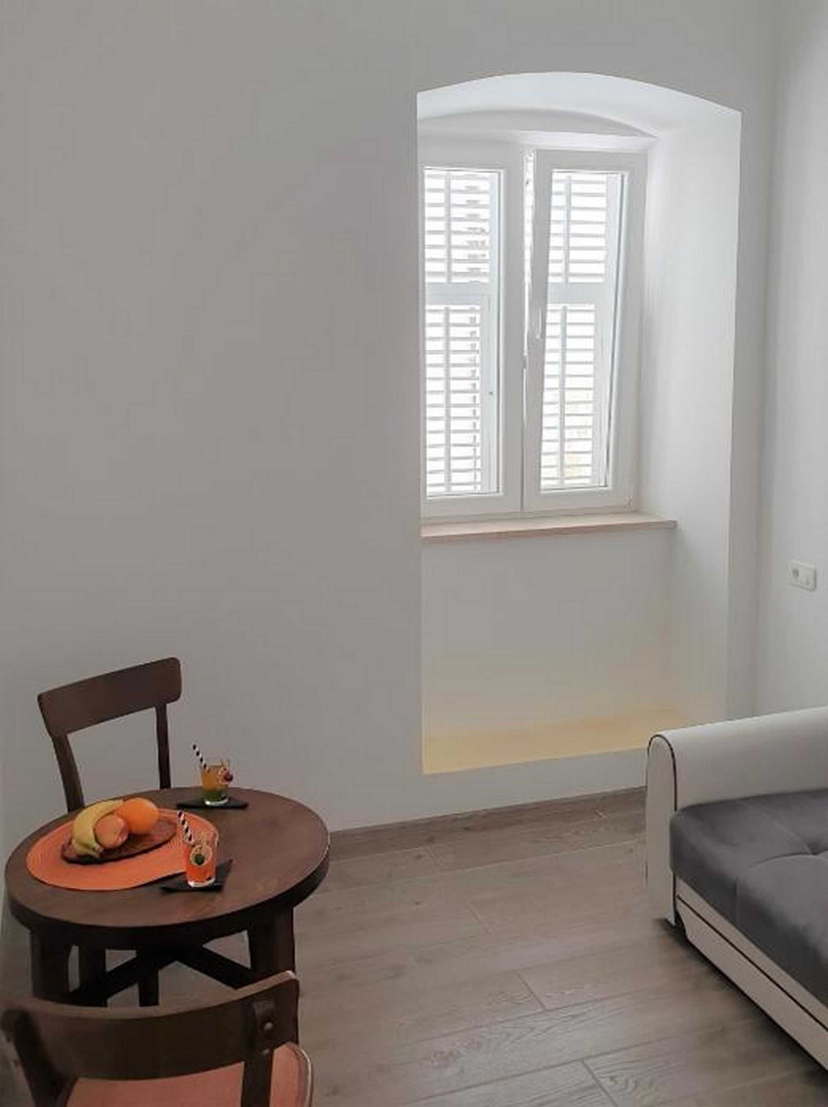 Apartment (Two Bedroom Apartment with city view ) | Wohnzimmer | Fernseher