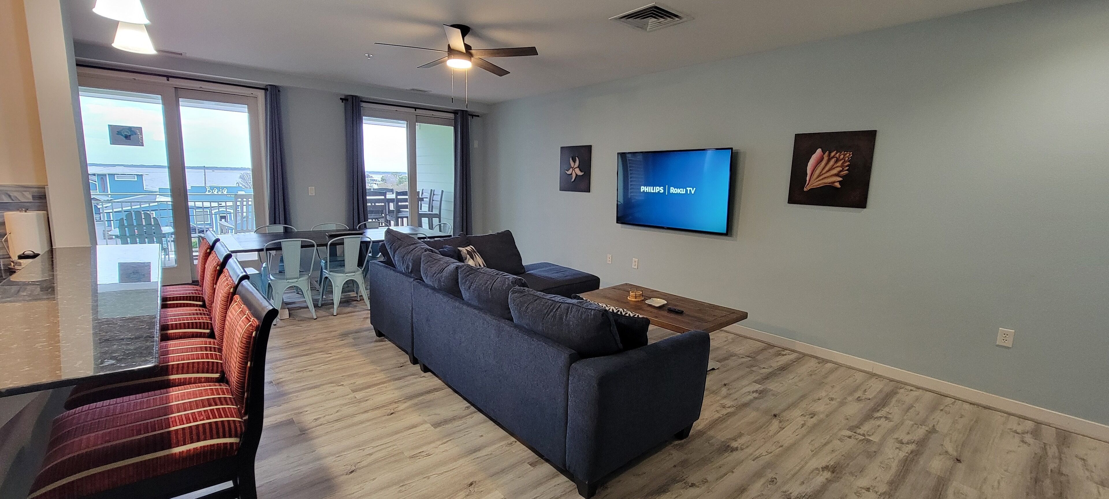 Smart TV, DVD player, books
