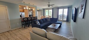 Smart TV, reproductor de DVD y libros 