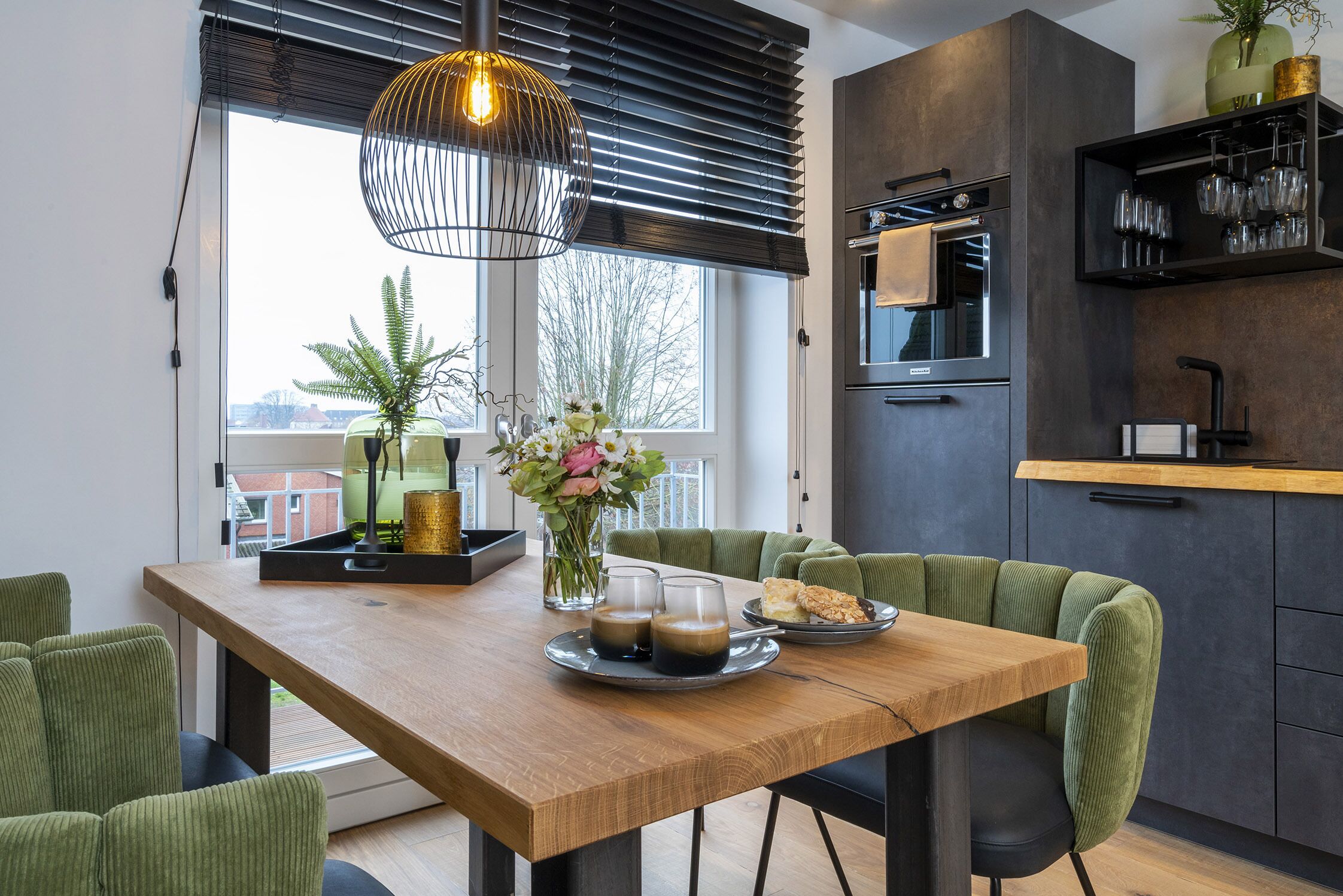 Turm Haus Apartment 4 | Wohnbereich | 43-Zoll-LED-Fernseher mit Satellitenempfang, Fernseher