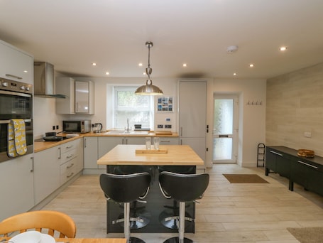 Cottage | Private kitchen. Bryngolau