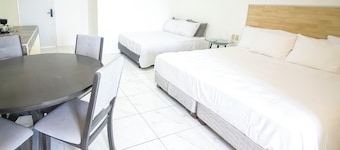 OYO Hotel Plaza Las Torres, Cabo San Lucas