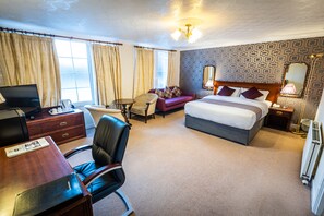 Comfort Double Room | Desk, laptop workspace, iron/ironing board, free WiFi - Grampian Hotel (Perth)