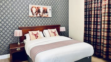 Desk, laptop workspace, iron/ironing board, free WiFi