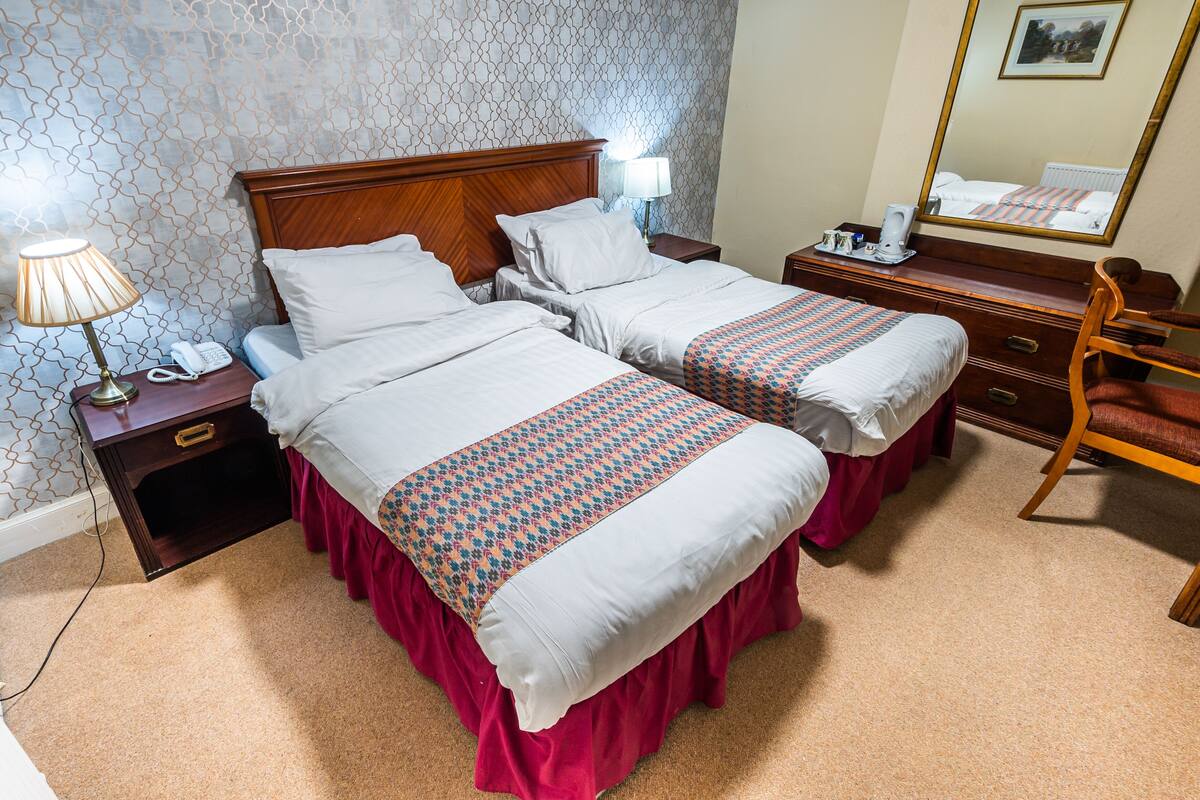 Basic Twin Room, 2 Twin Beds | Desk, laptop workspace, iron/ironing board (on request), WiFi (free)