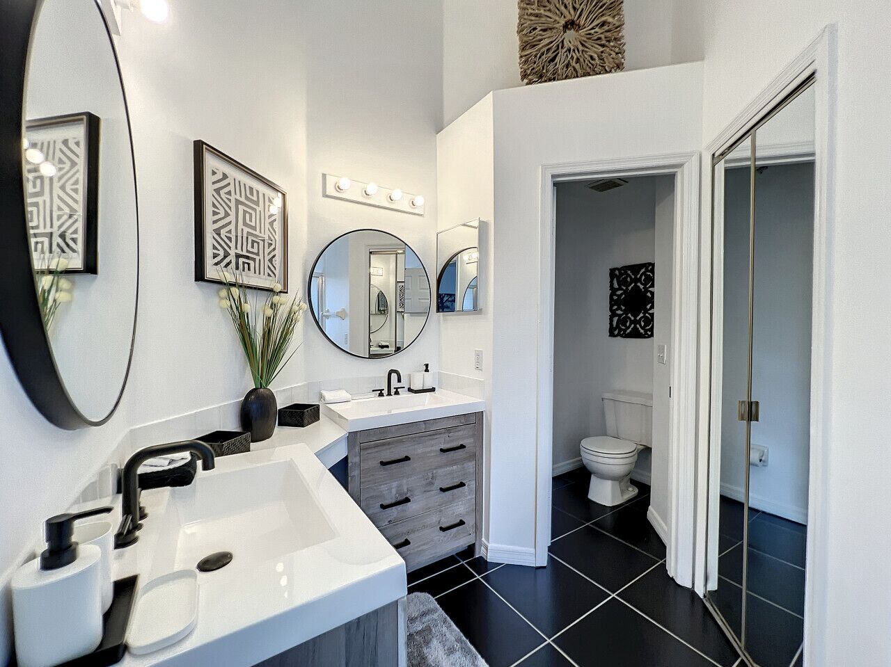 Shower, hair dryer, towels, toilet paper