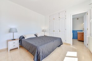 4 habitaciones, tabla de planchar con plancha y wifi gratis 