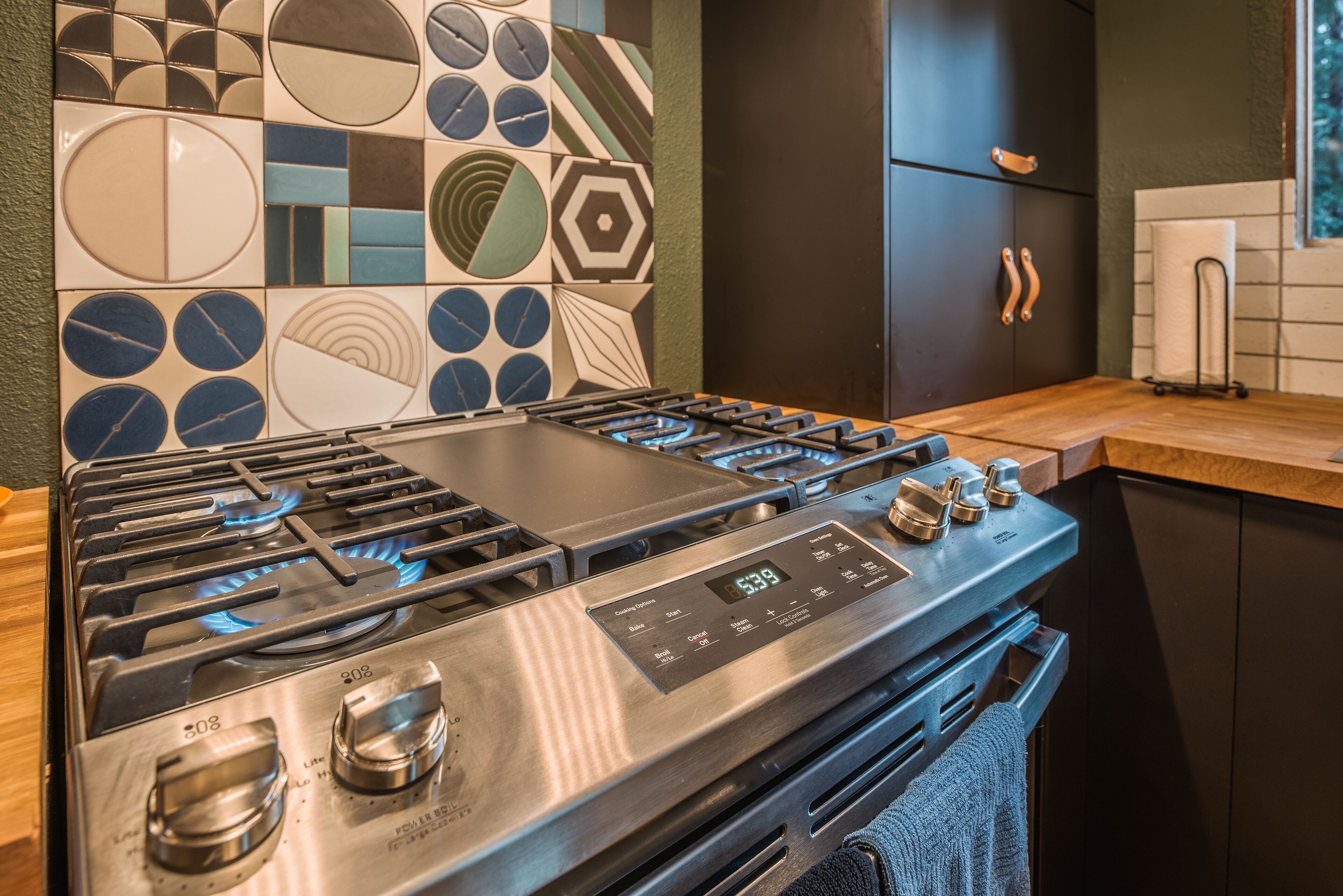 Alpine Modern Cabin with Lake access