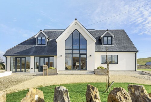 All Views is a beautifully furnished, detached property