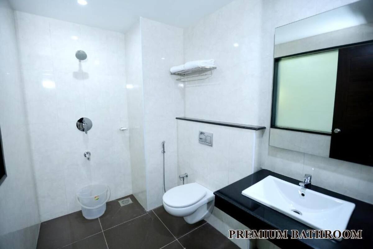 shower, free toiletries, hair dryer, bathrobes