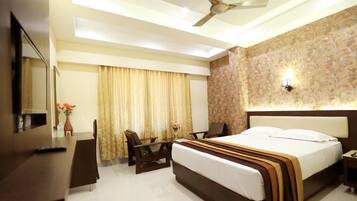 Blackout curtains, iron/ironing board, free WiFi