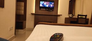 Blackout drapes, soundproofing, iron/ironing board, free WiFi - Hotel Deepam (Tiruchirappalli)