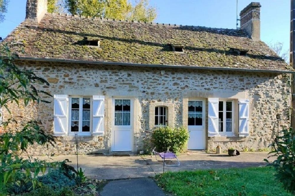 "Rêves de Gamins", Country cottage "La Camusière" near the European pole and 24h