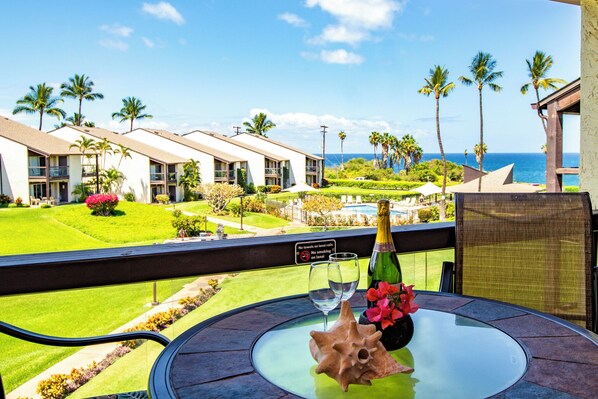 Outdoor dining - Hale Kamaole 318 Third floor condo, easy access to best beach on Maui! (Kihei)