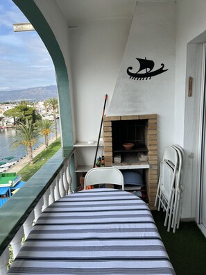 Property grounds - Le Marinola Empuriabrava Port - 69m2- Main canal view - Central beach 400m (Empuriabrava)