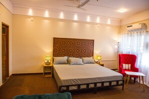 2 bedrooms, iron/ironing board, free WiFi, bed sheets - Sternlion Apartments (Udaipur)