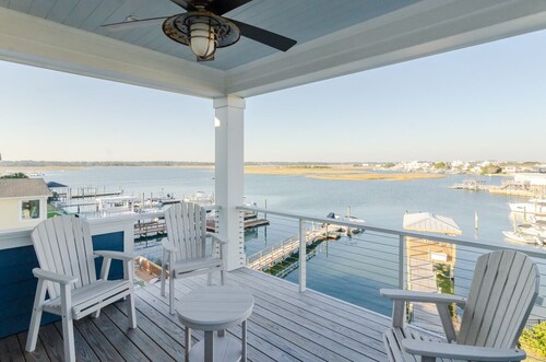 Sound front home w boat slip! New for 2026 pool!