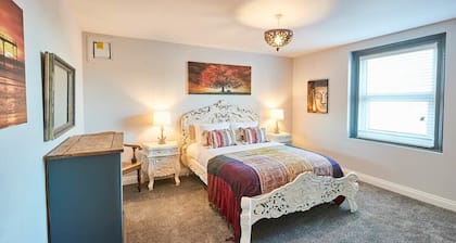 Host & Stay | Seas The Day