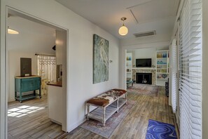 Interior - Sunset Rentals | Indigo Lane 5 (Hilton Head Island)