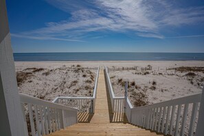 On the beach - Sunshine & Savings 20% OFF!!! House on East End, 3BR/2.5BA (St. George Island)